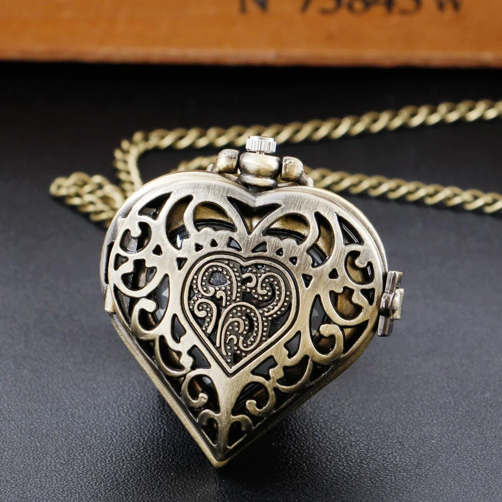 Heart Skeleton Design Vintage Pocket Watch Men Women Best Gift Fob Watch Arabic Digital Dial Pendant Necklace Pocket Watch