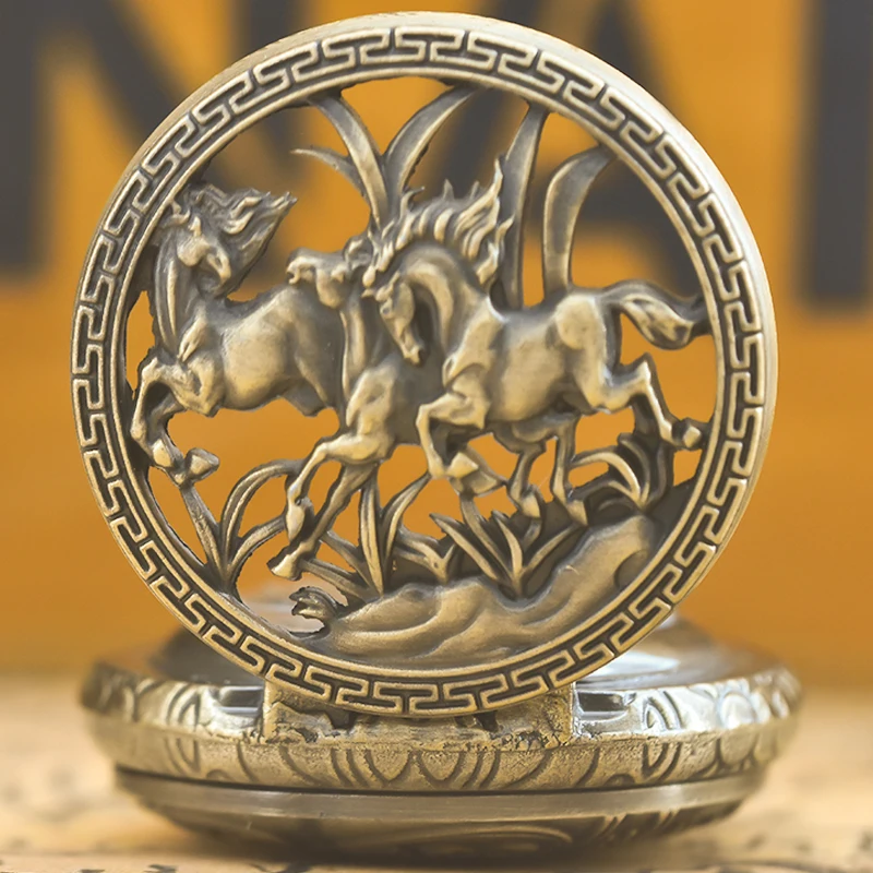 Small Vintage Bronze Steampunk Steed Carved Trumpet Quartz Pocket Watch Necklace Pendant Clock Chain Men Women Chain Gift