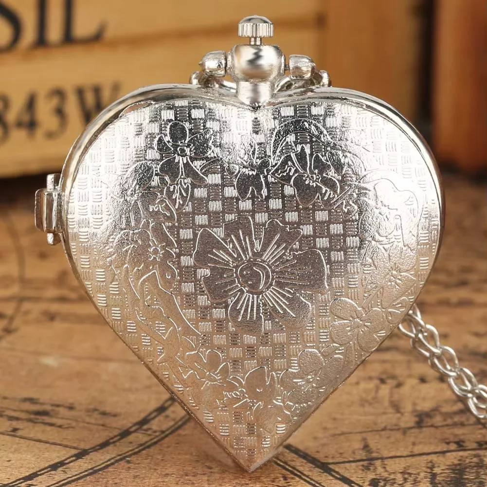 Retro Charm Neutral Fashion Heart Shaped Hollow Small Quartz Steampunk Pocket Watch Men's and Women's Necklace Pendant Gift