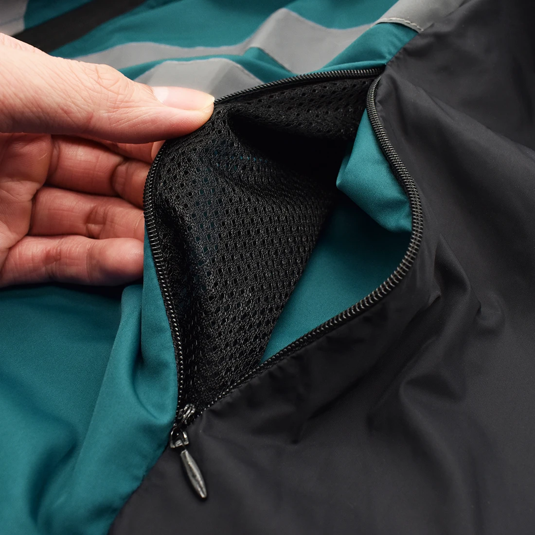 WOSAWE Men’s Cycling Windbreaker Jacket Waterproof Windproof Reflective Bike Coat Lightweight Outdoor Sports Apparel Portable