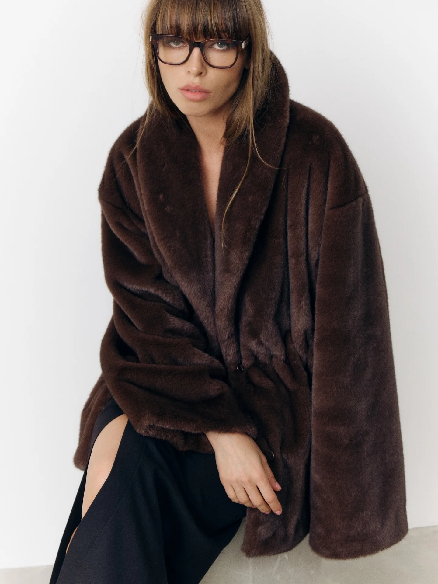 Fashion Mixed Color Lapel Collar Woman Long Coat Elegant Full Sleeve Loose Overcoat New Winter Lady High Street Faux Fur Jacket