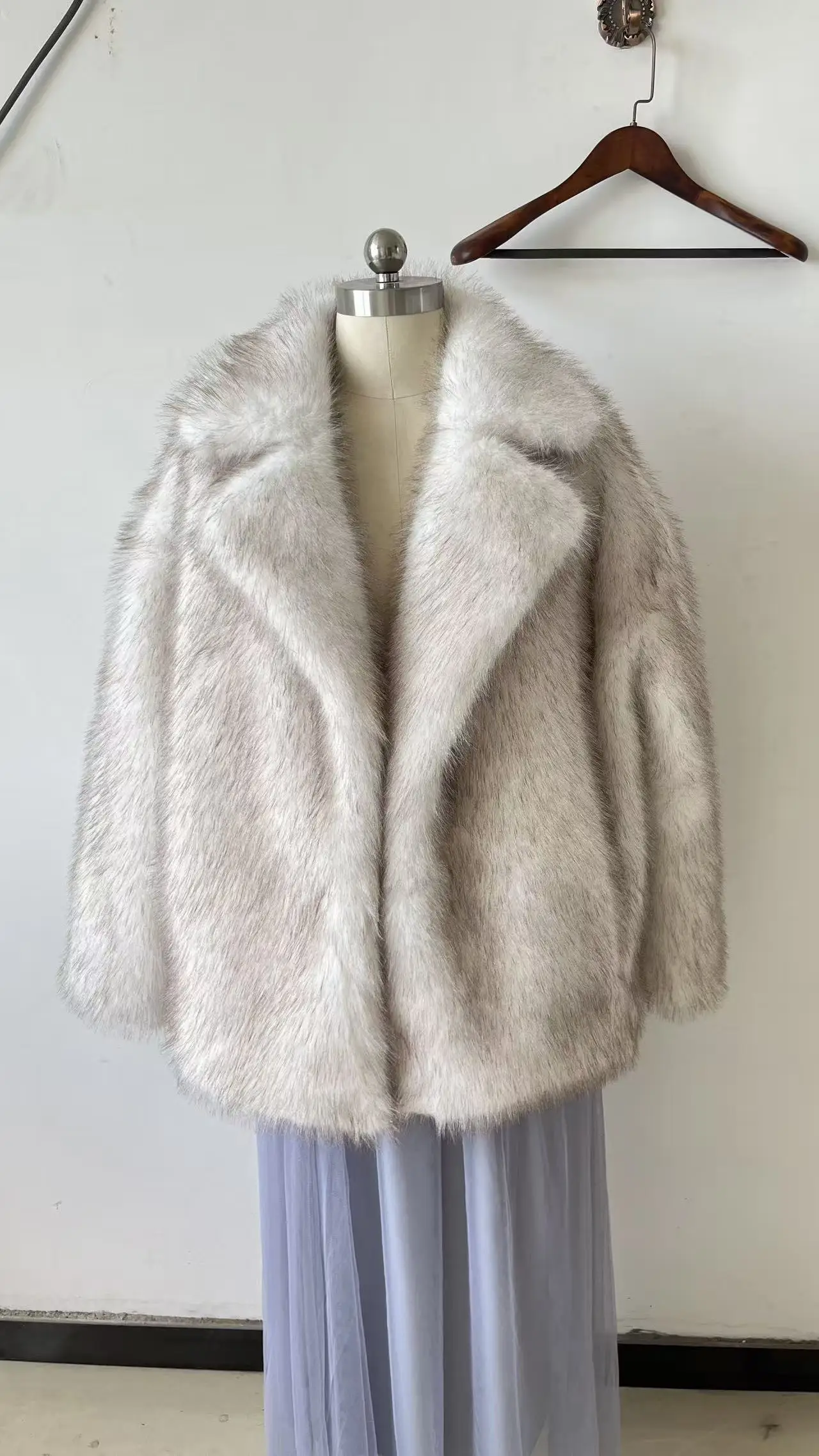 New Street Style Long Plush Coat Women With Thick Warm Cold Autumn Winter Faux Fur Coat High-Quality Fluffy Dyed Fox Fur Jacket