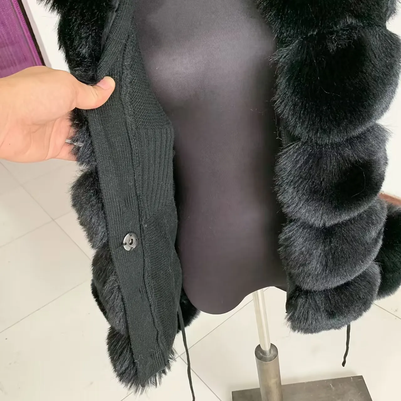 Women's Cropped Sweater Cardigan Spring Autumn Hot Sale Faux Fur Knit Sweater Cardigan with Faux Fox Fur Coat Collar Ladies