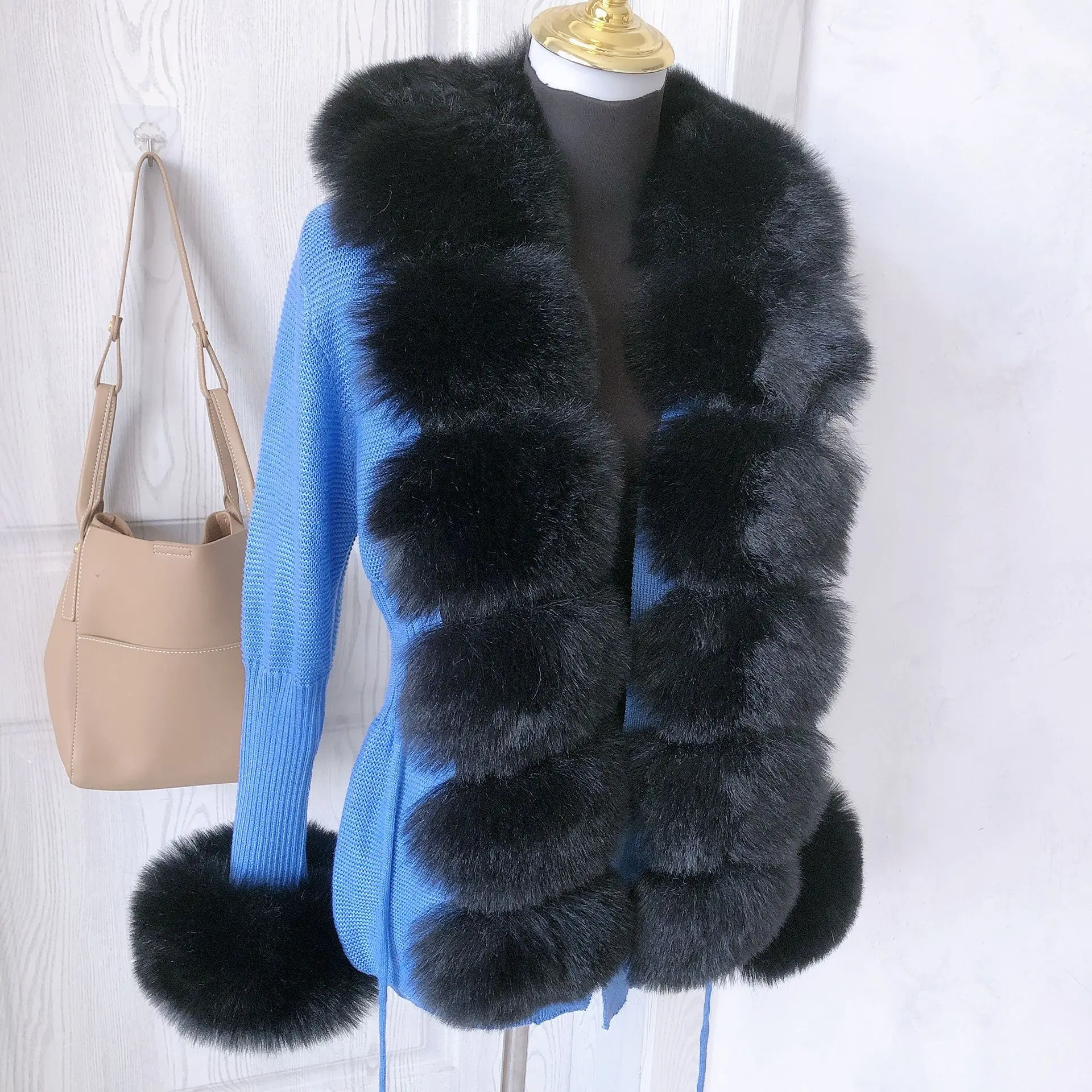 Women's Cropped Sweater Cardigan Spring Autumn Hot Sale Faux Fur Knit Sweater Cardigan with Faux Fox Fur Coat Collar Ladies
