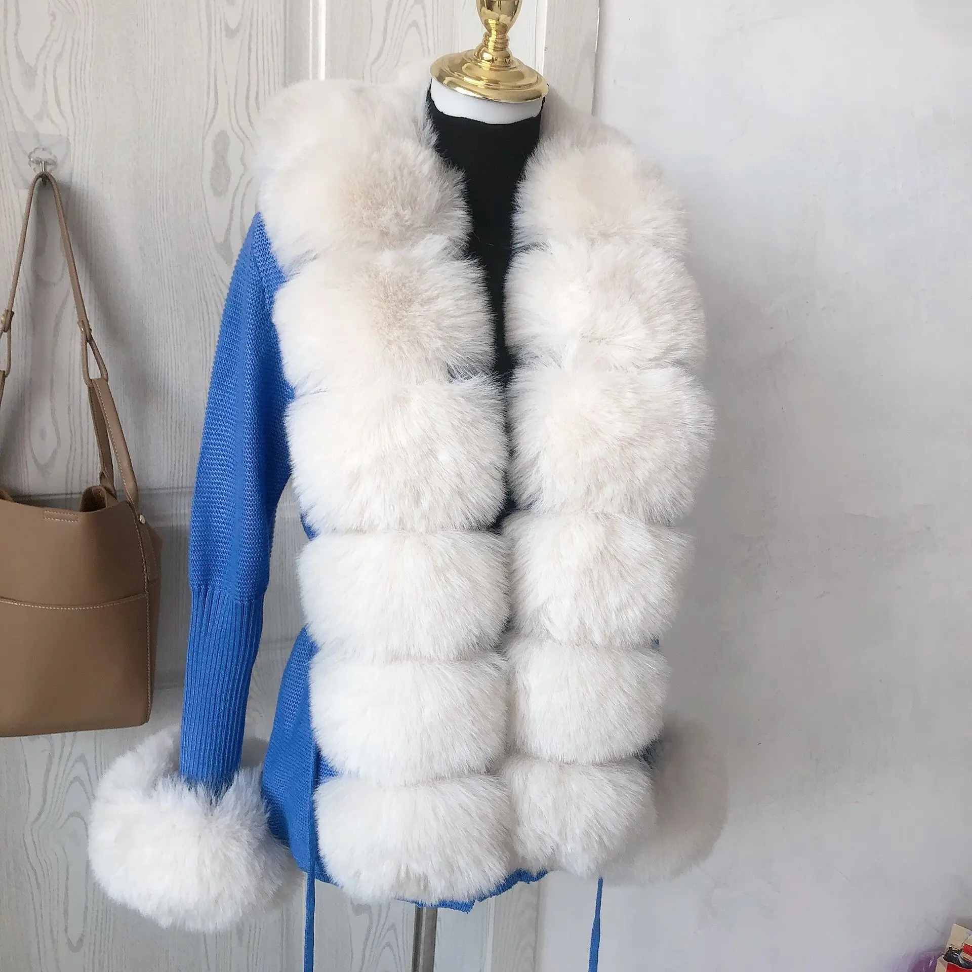 Women's Cropped Sweater Cardigan Spring Autumn Hot Sale Faux Fur Knit Sweater Cardigan with Faux Fox Fur Coat Collar Ladies