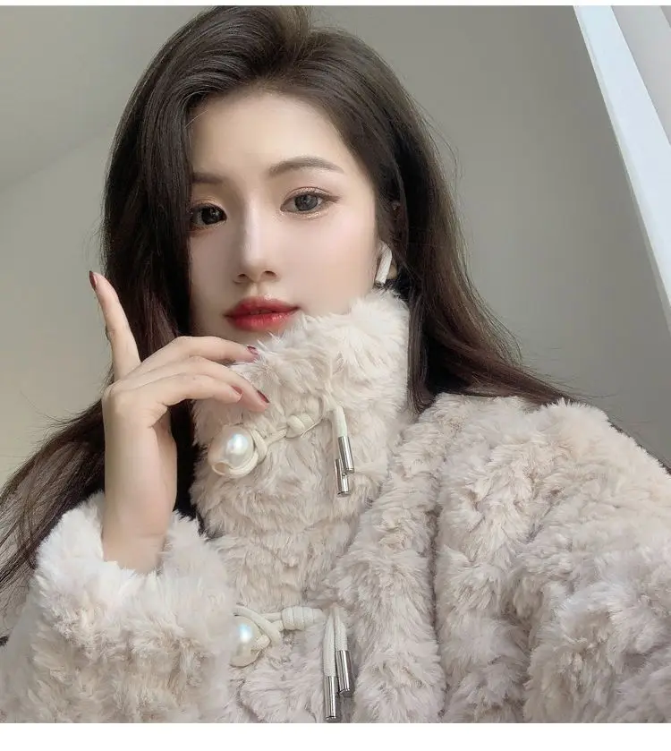 Winter Woman Fluffy Lamb's Fur Coat Warm Faux Fur Coat Collar Short Outerwear Coat Cowl Button Korean Fur Jackets New