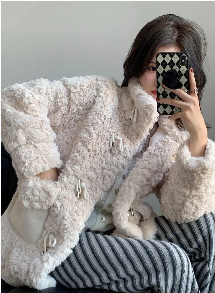 Winter Woman Fluffy Lamb's Fur Coat Warm Faux Fur Coat Collar Short Outerwear Coat Cowl Button Korean Fur Jackets New