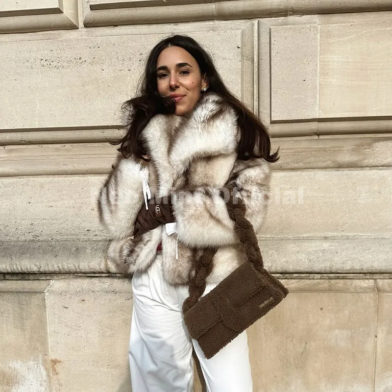 Neo Mint 2025 Winter Exclusive Striped Faux Fur Jacket Women Overcoat Brand Blogger Fashion Fluffy Fox Fur Collar Coat Outerwear