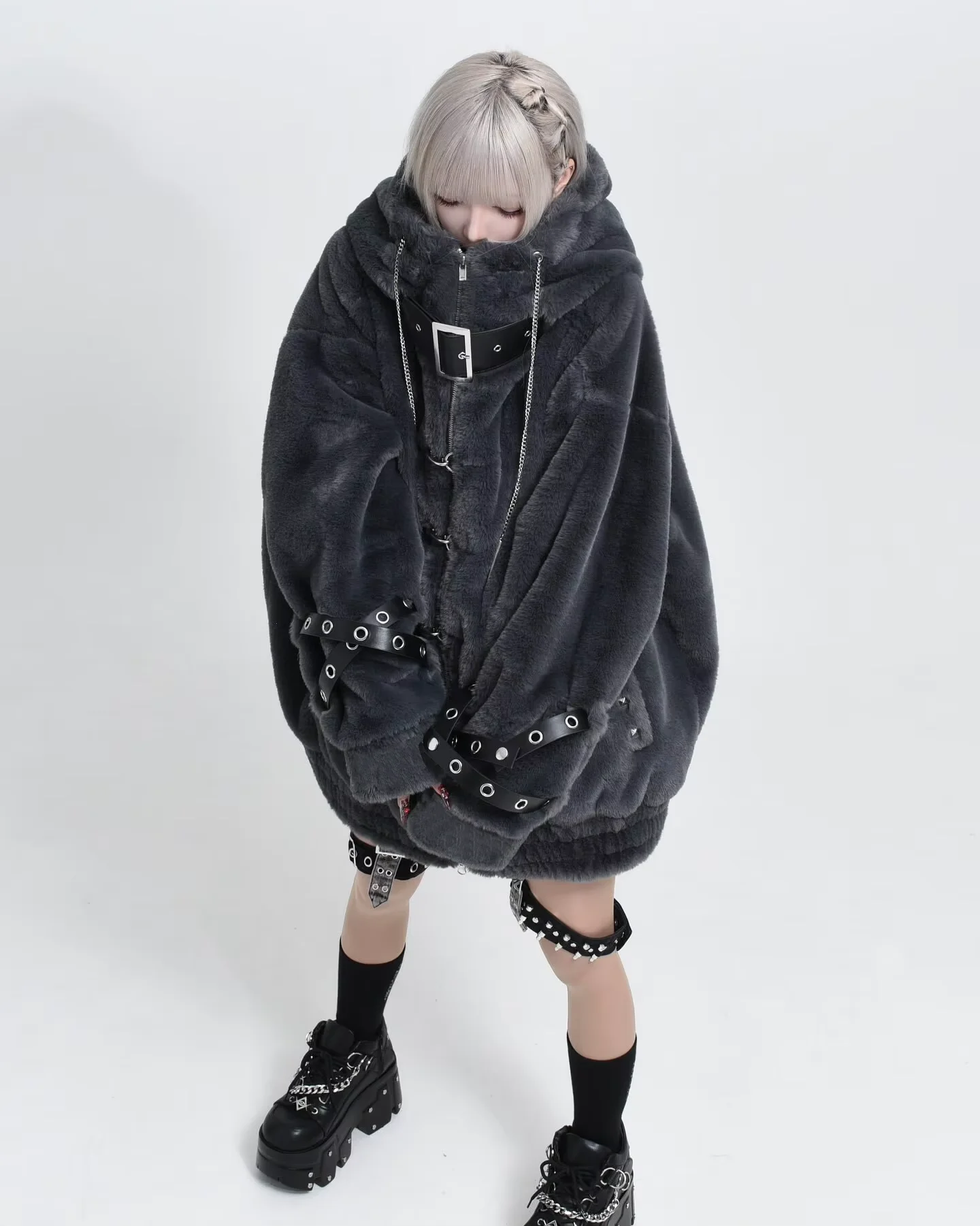 Lautaro Autumn Winter Thick Warm Faux Fur Coat Women with Hood Zipper Luxury Japanese Style Punk Harajuku Fluffy Jacket 2026