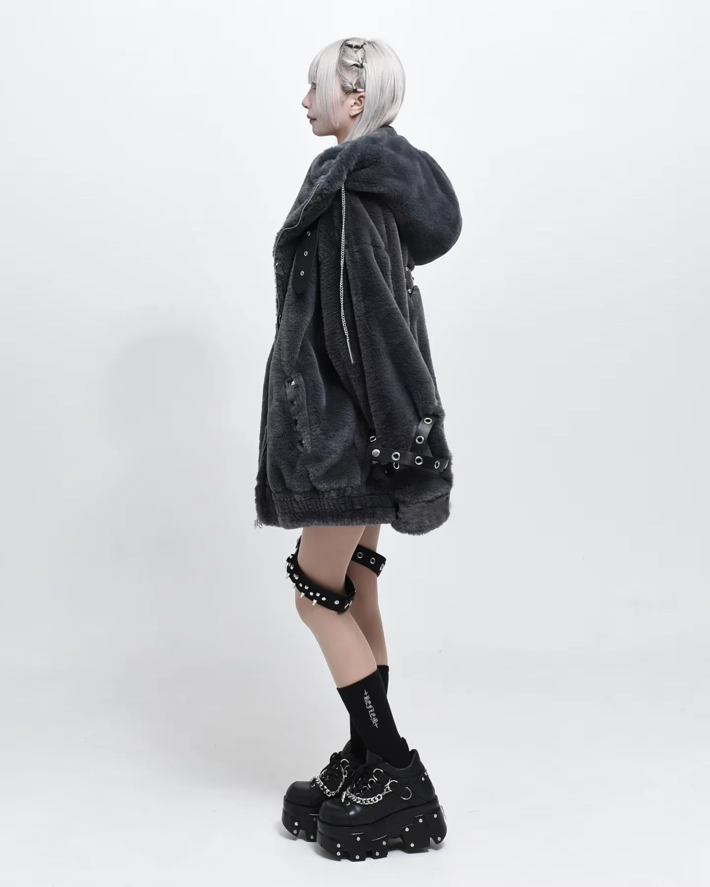 Lautaro Autumn Winter Thick Warm Faux Fur Coat Women with Hood Zipper Luxury Japanese Style Punk Harajuku Fluffy Jacket 2026