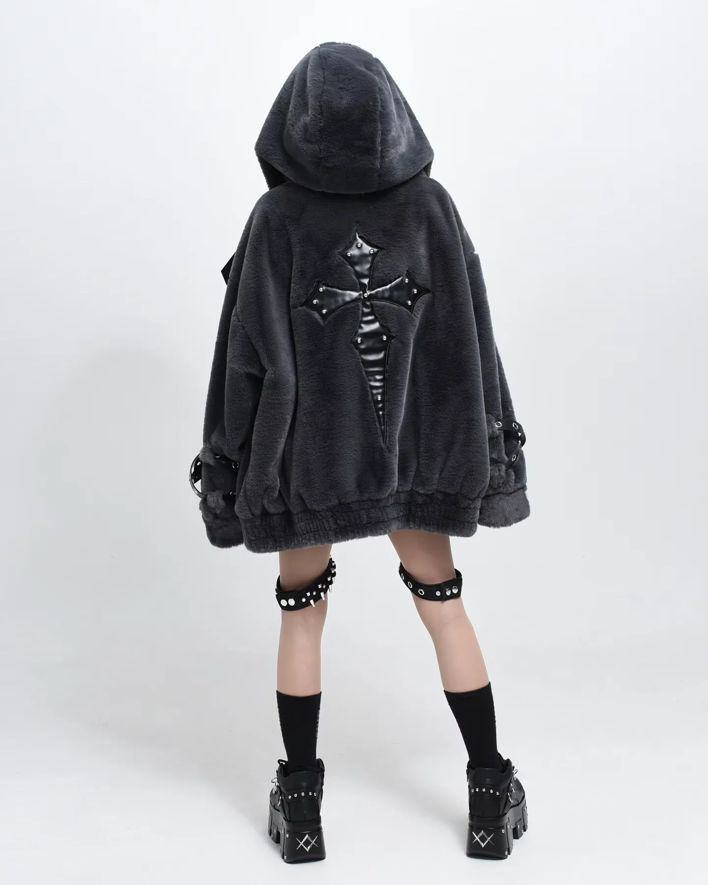 Lautaro Autumn Winter Thick Warm Faux Fur Coat Women with Hood Zipper Luxury Japanese Style Punk Harajuku Fluffy Jacket 2026
