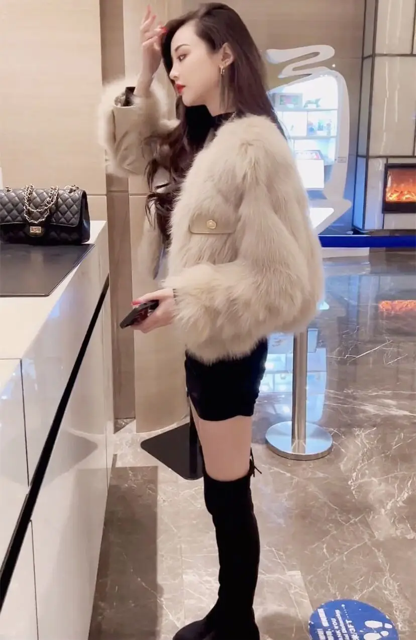 2026 Autumn Winter New Short Imitation Fox Fur Small Fragrant Fur Coat Women's Fashion Warm Single Breasted Round Neck Coats Top