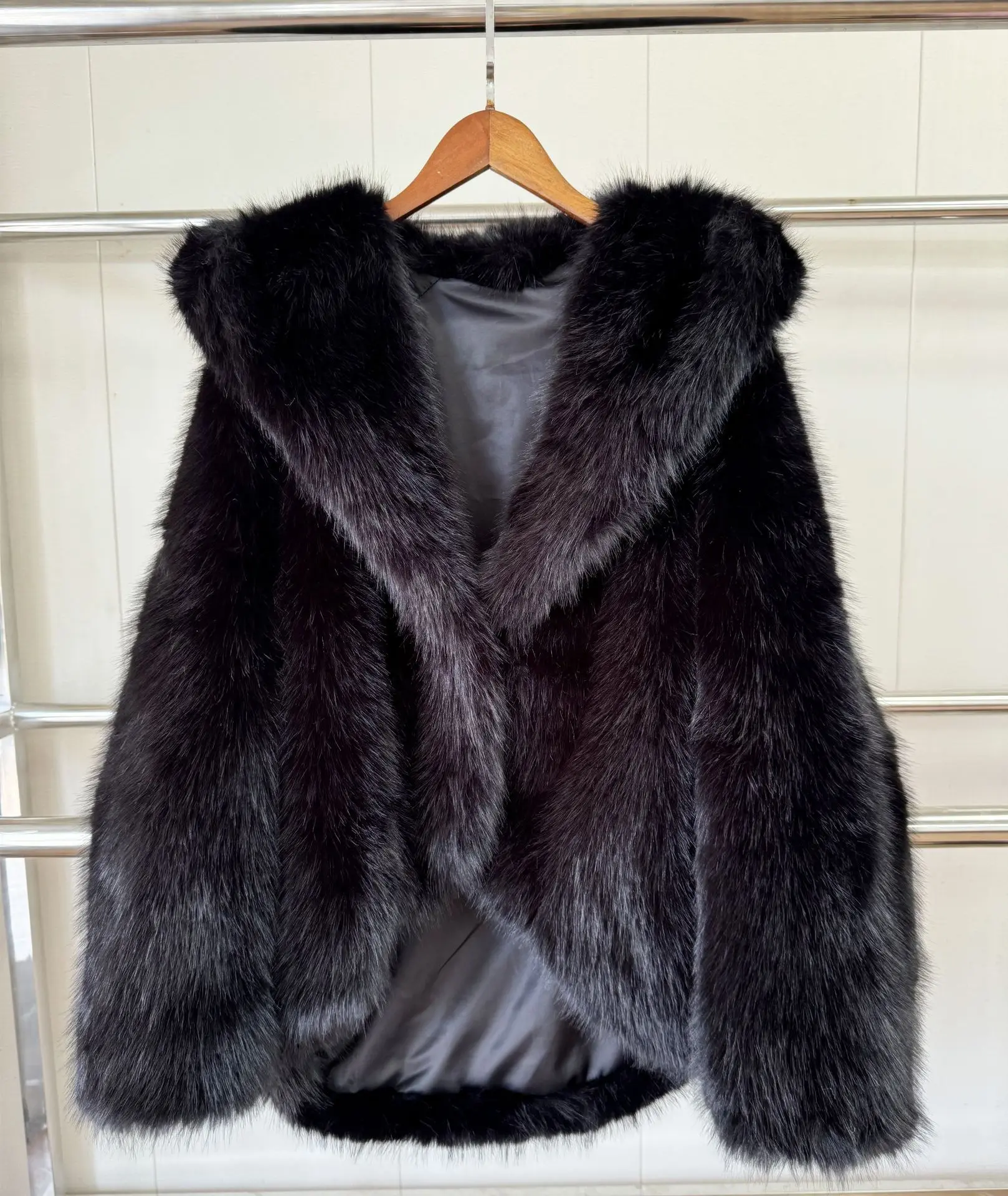 Hooded Female Coats 2024 Women Faux Fur Coat Fashion Warm Winter Furry Long Sleeve Loose Fluffy Short Fur Jacket Ladies Outwear