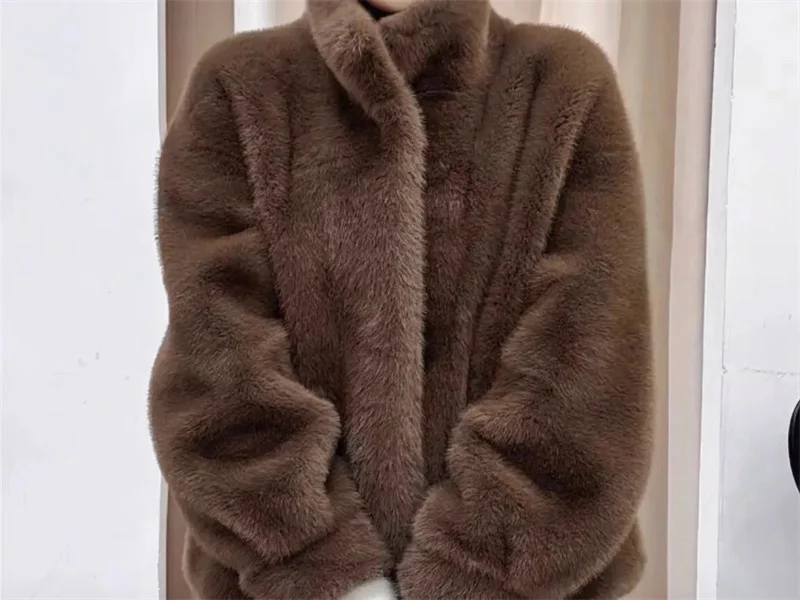 New 2027Fur Jacket Fashion Short Mink Coat High-Quality Mink Fur Coat Women Autumn Winter Temperament Mao Mao Outwear Ladies Top