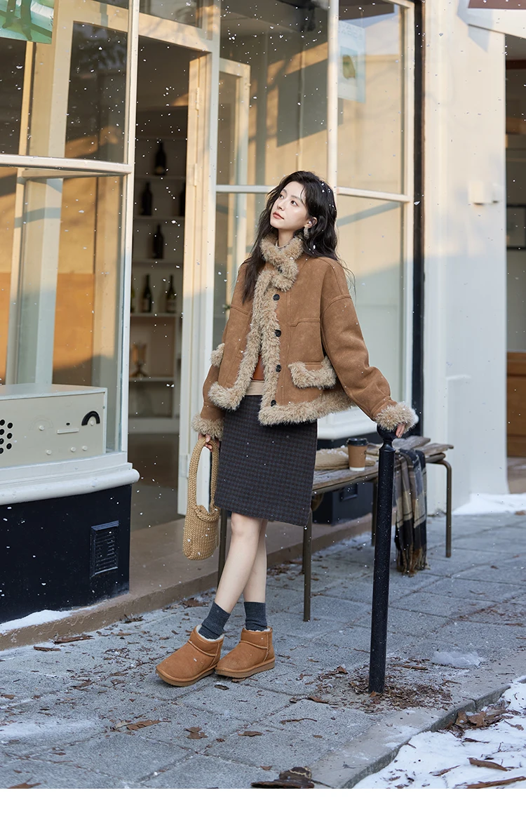 MISHOW American Vintage Faux Fur Jacket Women 2024 Winter Warm Thickened Turn Down Collar Fur One Reversible Jacket MXD55W0648