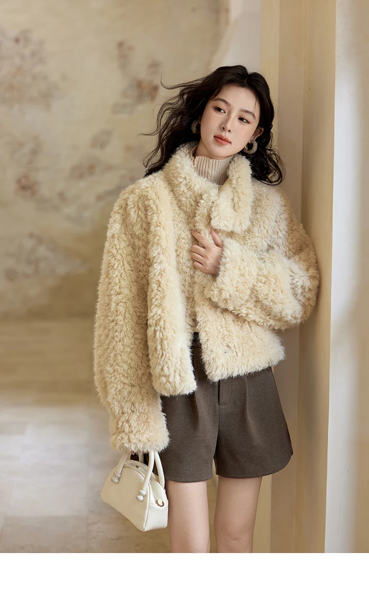 MISHOW American Vintage Faux Fur Jacket Women 2024 Winter Warm Thickened Turn Down Collar Fur One Reversible Jacket MXD55W0648
