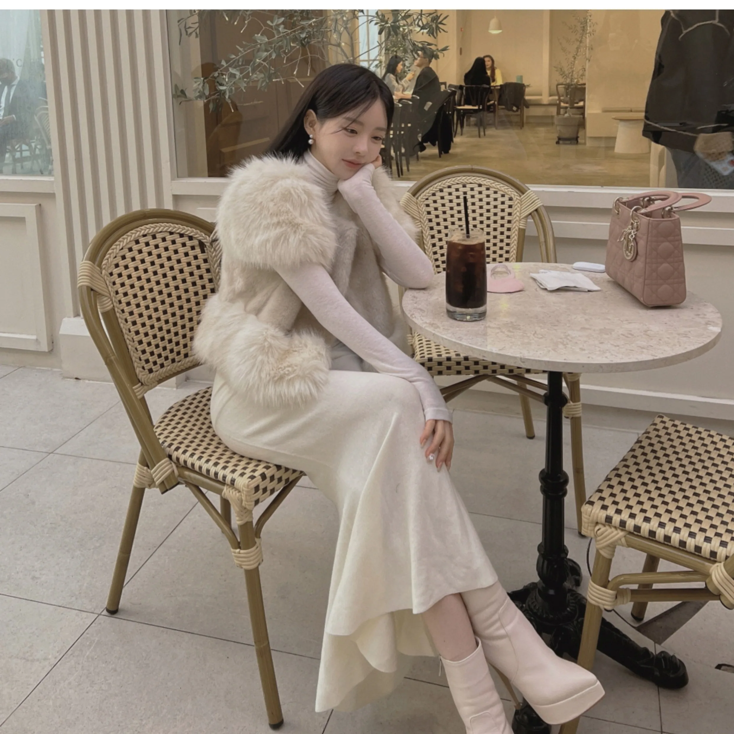 South korea Dongdaemun Autumn and Winter New Retro Sweet Fur Fur Vest Patchwork Heavy Industry Imitation Fox Fur Outerwear Women