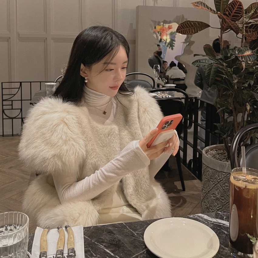 South korea Dongdaemun Autumn and Winter New Retro Sweet Fur Fur Vest Patchwork Heavy Industry Imitation Fox Fur Outerwear Women