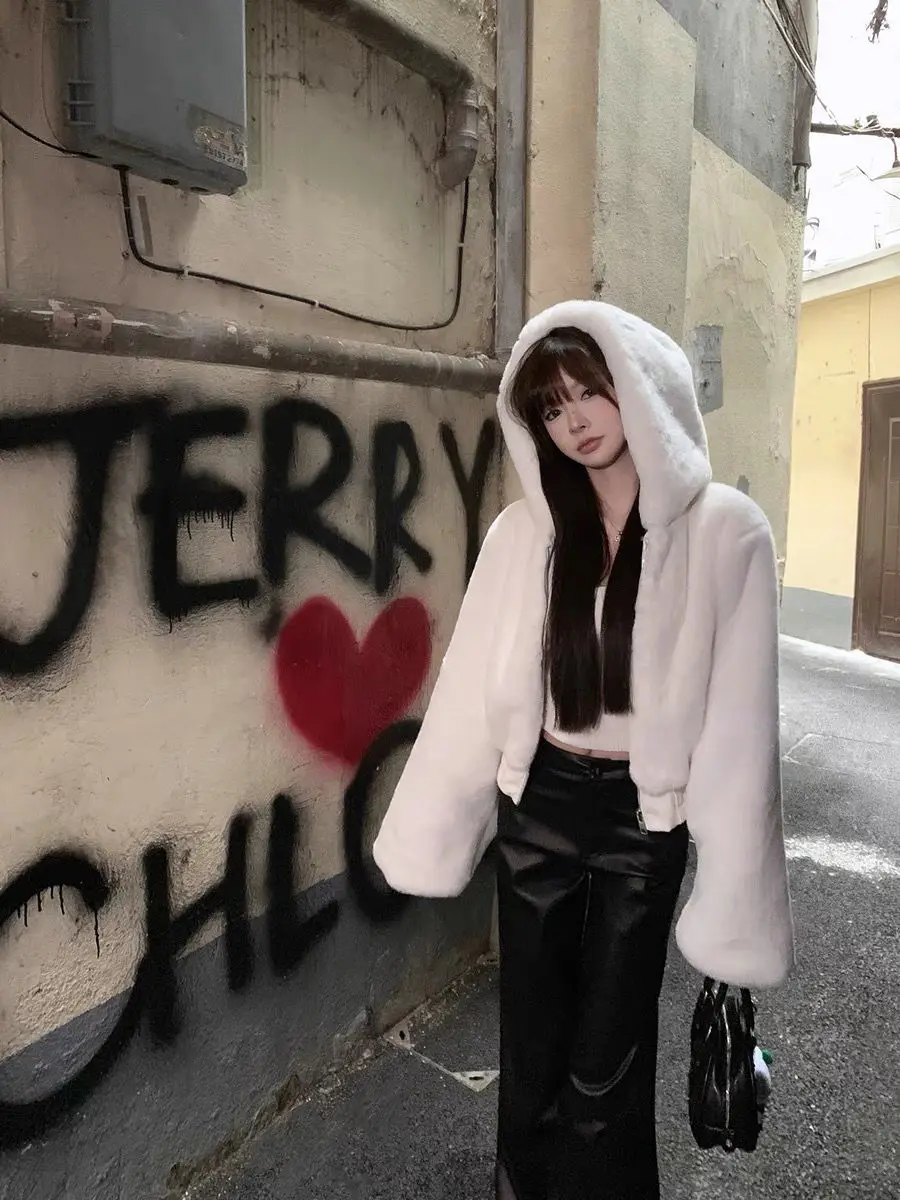 Y2k Women Soft Faux Fur Jacket Autumn Winter Cropped Jacket Black Long-sleeve Streetwear Zipper Jacket Warm Fur Coat Hooded Tops