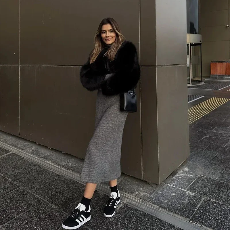Iconic Street Fashion Week Luxury Brand Gardient Cropped Faux Fur Coat Women Winter 2024 Hot Cool Girls Fluffy Short Fur Jacket