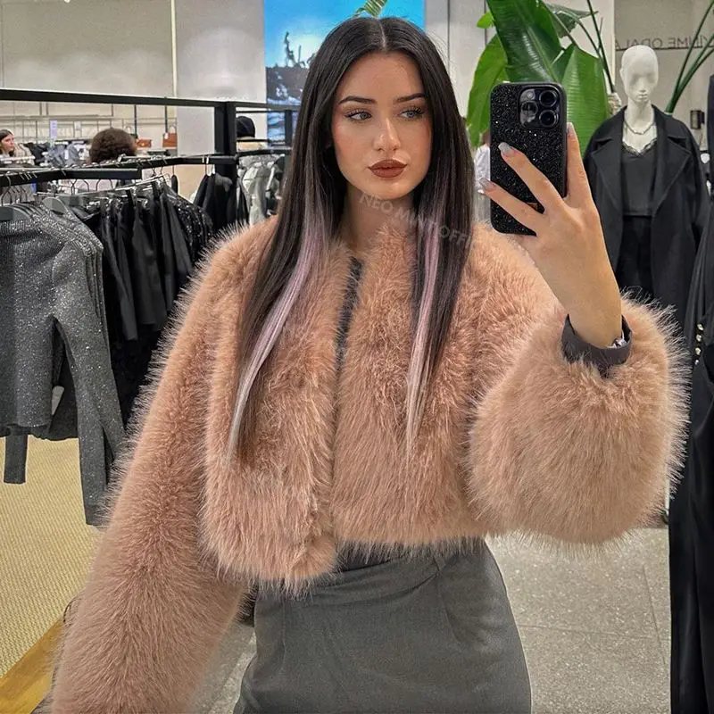 Iconic Street Fashion Week Luxury Brand Gardient Cropped Faux Fur Coat Women Winter 2024 Hot Cool Girls Fluffy Short Fur Jacket
