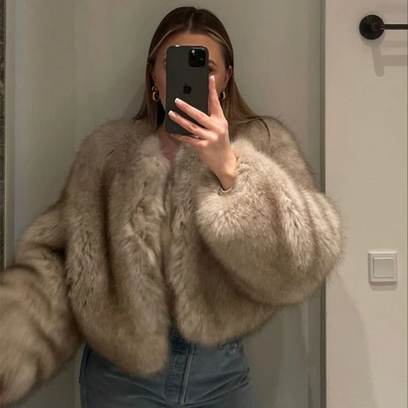Iconic Street Fashion Week Luxury Brand Gardient Cropped Faux Fur Coat Women Winter 2024 Hot Cool Girls Fluffy Short Fur Jacket