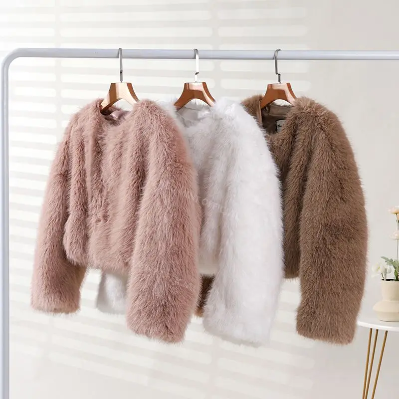 Iconic Street Fashion Week Luxury Brand Gardient Cropped Faux Fur Coat Women Winter 2024 Hot Cool Girls Fluffy Short Fur Jacket