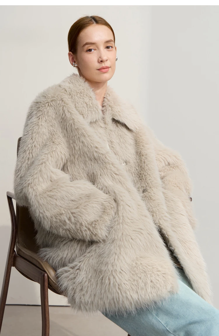 AMII Winter Fur Coat 2025 Autumn New Turn-Down Collar Versatile Coat Woman Long Sleeves Loose Casual Women's Outerwear 12554008