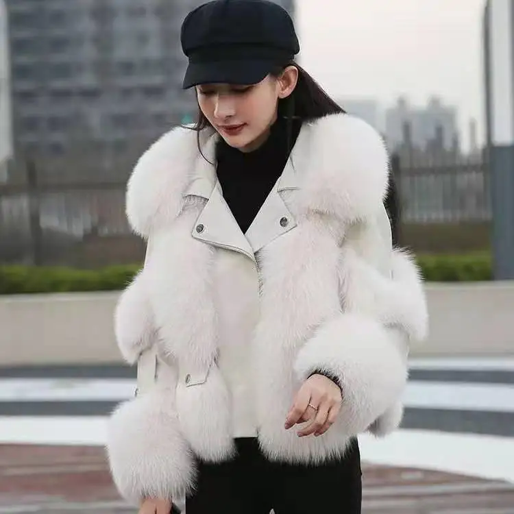 2026 Winter New Fashion Imitation Fox Fur Short Young Coat Fashion Temperament Motorcycle style fur Coats Warm Female Parkas