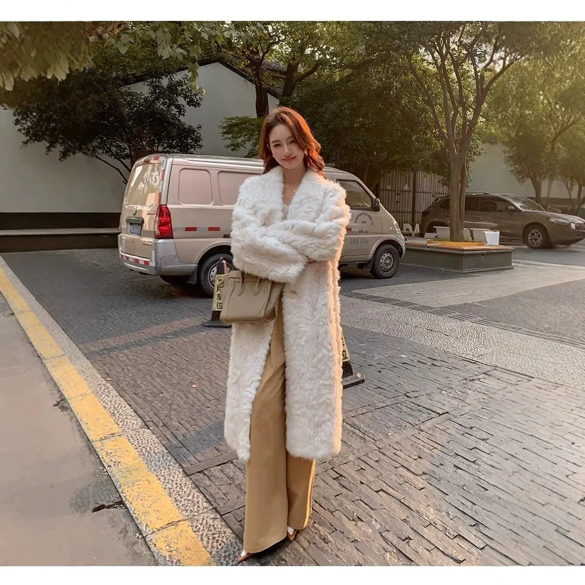 2025 New Fur Coat Lamb Fur Fur Integrated Winter Clothing Loose Warm Small Lake Sheep Knee Long Coat