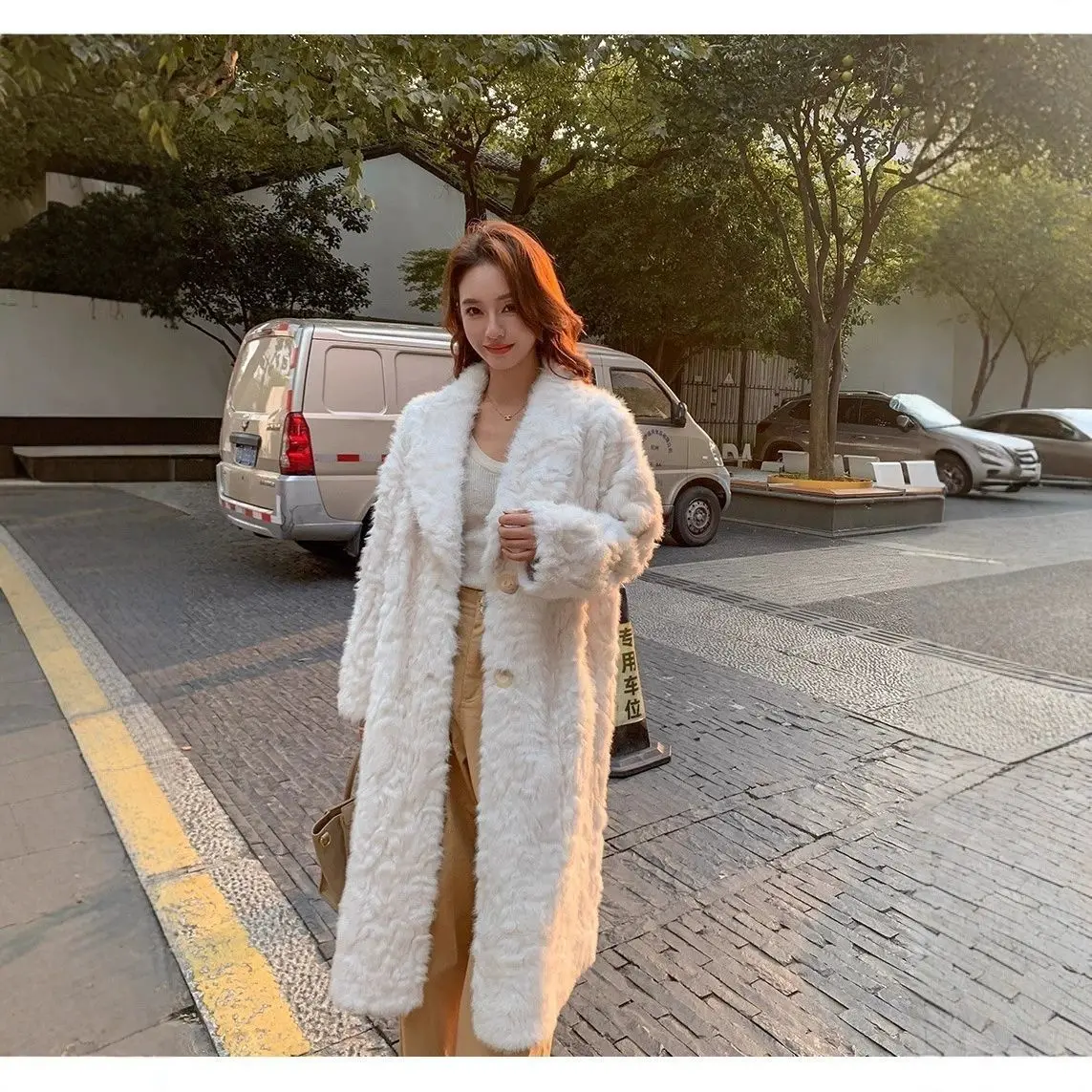 2025 New Fur Coat Lamb Fur Fur Integrated Winter Clothing Loose Warm Small Lake Sheep Knee Long Coat