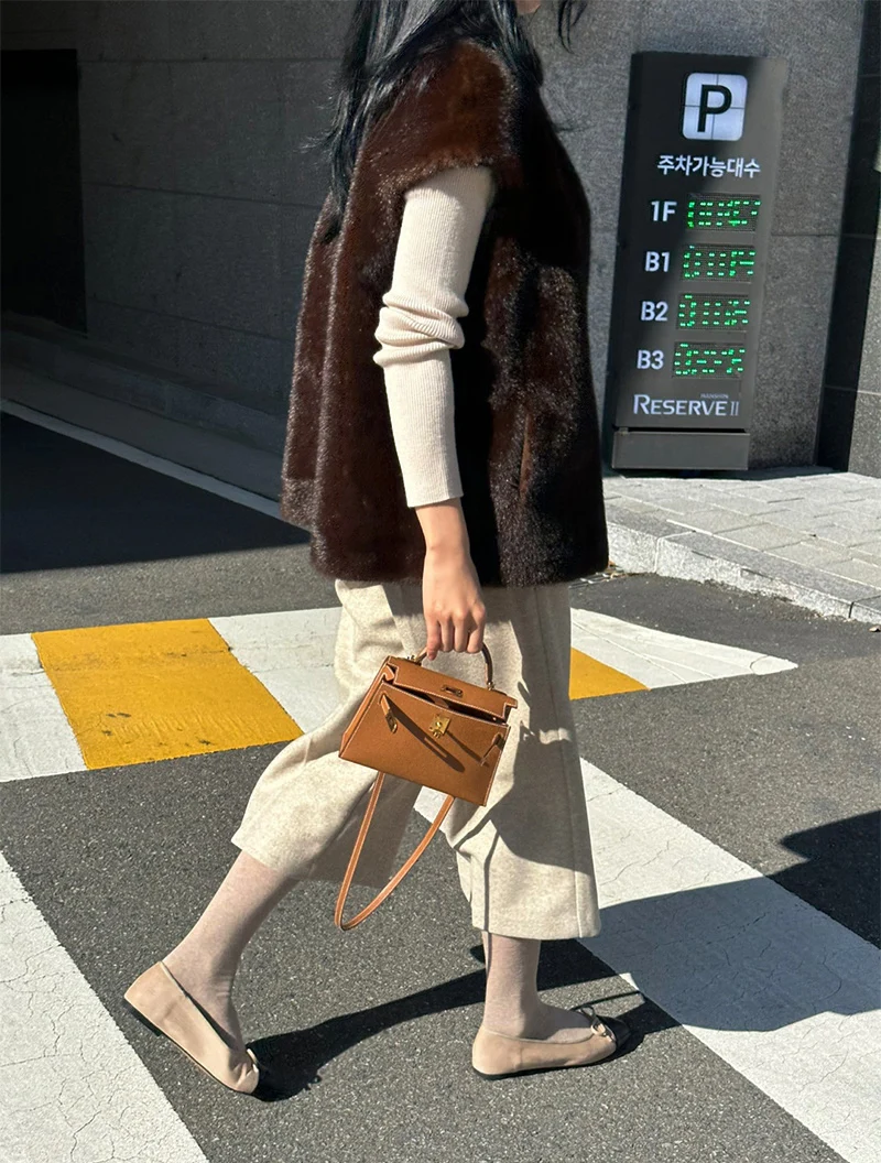 New Arrivals Faux Mink Fur Women Coat Winter Fall Warm Turtle Neck Petal Sleeves Korean Fashion Girls Faux Fur Jacket