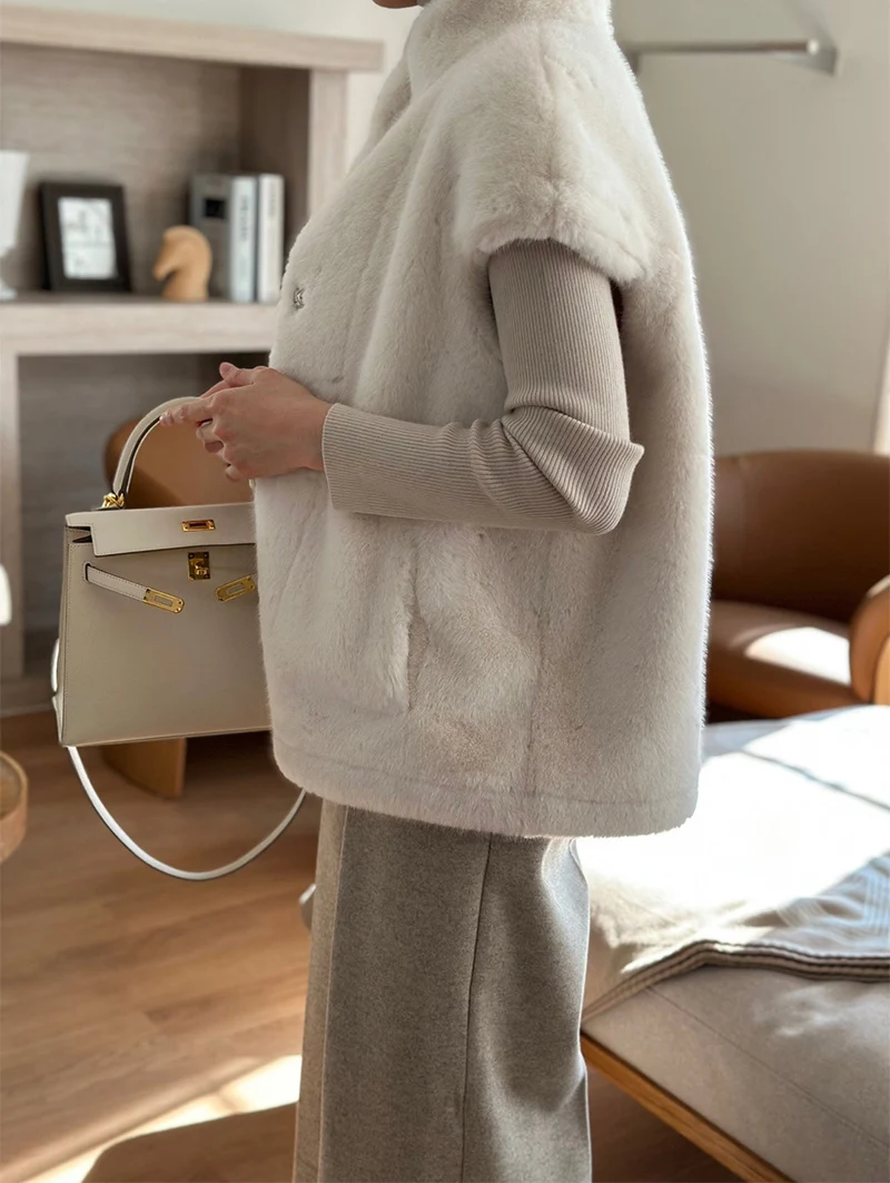 New Arrivals Faux Mink Fur Women Coat Winter Fall Warm Turtle Neck Petal Sleeves Korean Fashion Girls Faux Fur Jacket