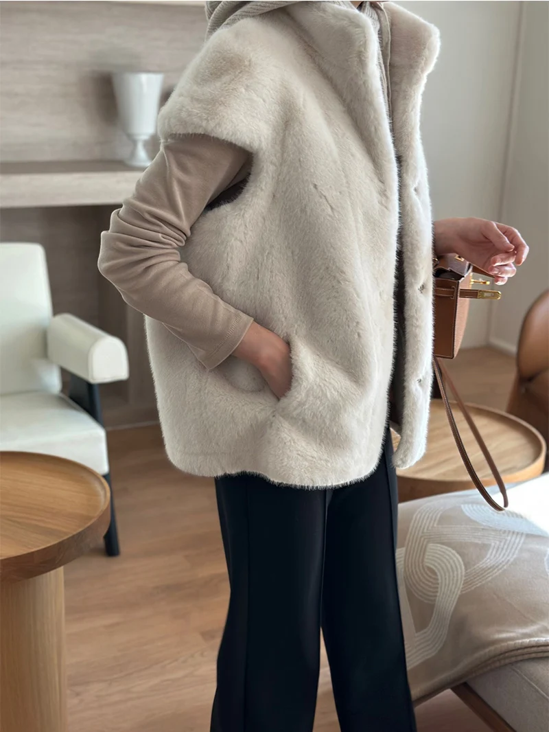 New Arrivals Faux Mink Fur Women Coat Winter Fall Warm Turtle Neck Petal Sleeves Korean Fashion Girls Faux Fur Jacket