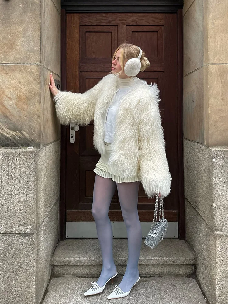 TARUXY Fashion Luxury Cropped Faux Fur Coat Women's Winter 2025 Ins Hot Fluffy Short Faux Fur Jacket Street Style Warm Outwear