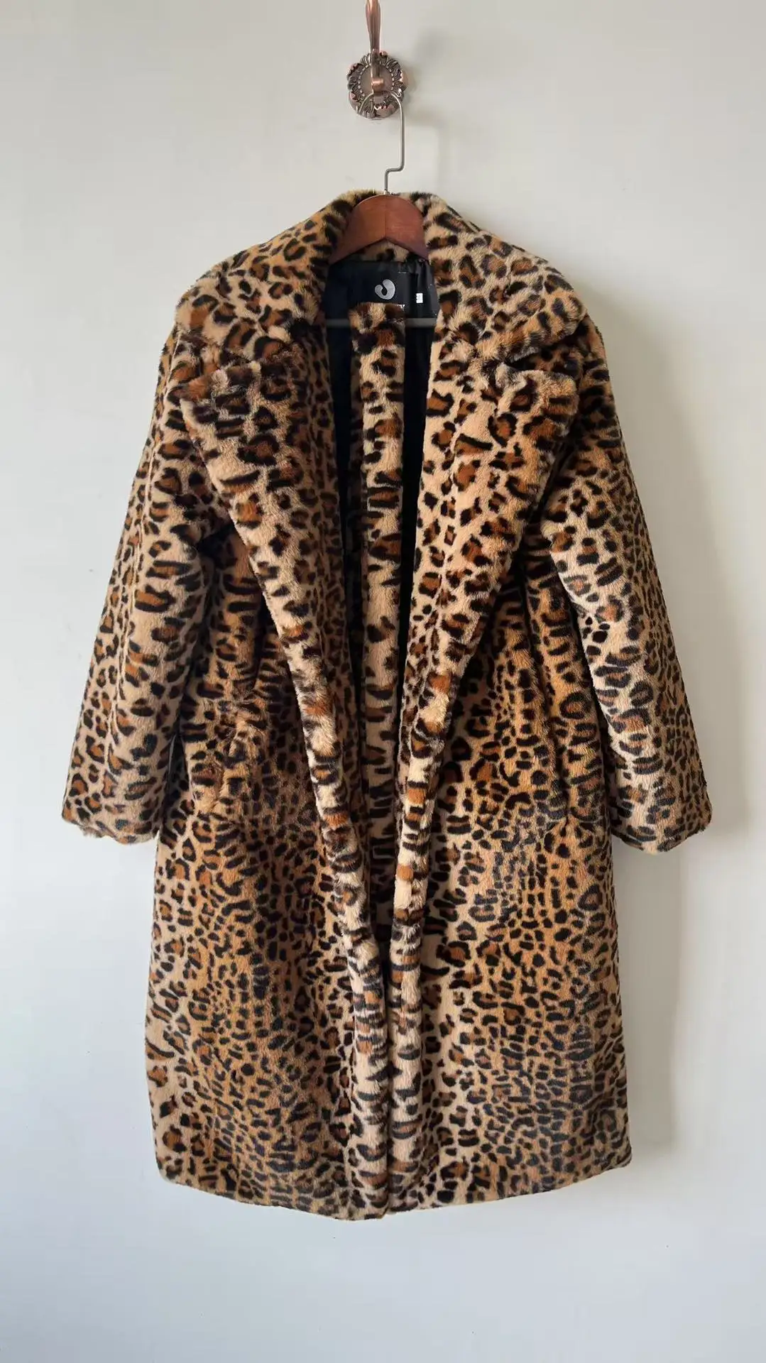 2026 New Women Leopard Print Faux Fur Coat Long Sleeve Fluffy Winter Warm Plush Overcoat