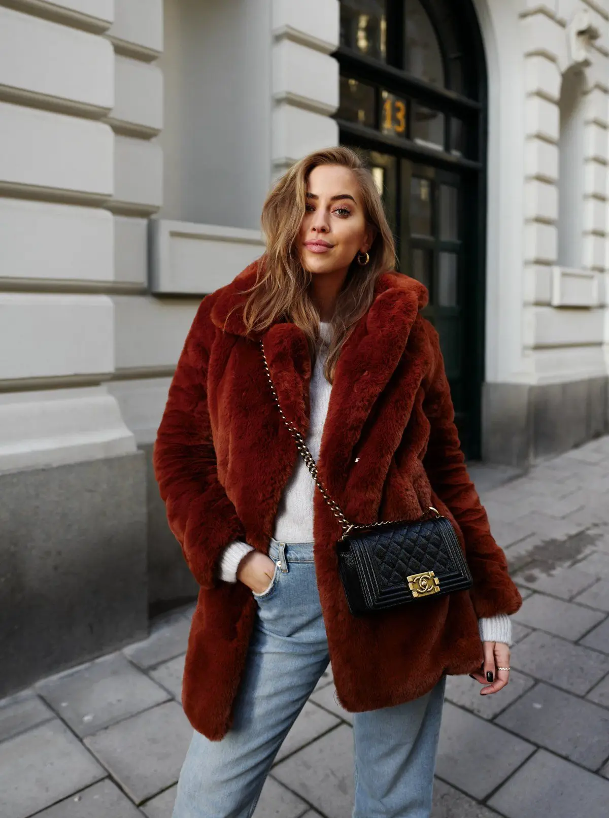 Women Winter Warm Fur Coat Fashion Turn Down Collar Flurry Fur Long Jacket New In Casual Outerwear Solid Color Lady Fur Jacket