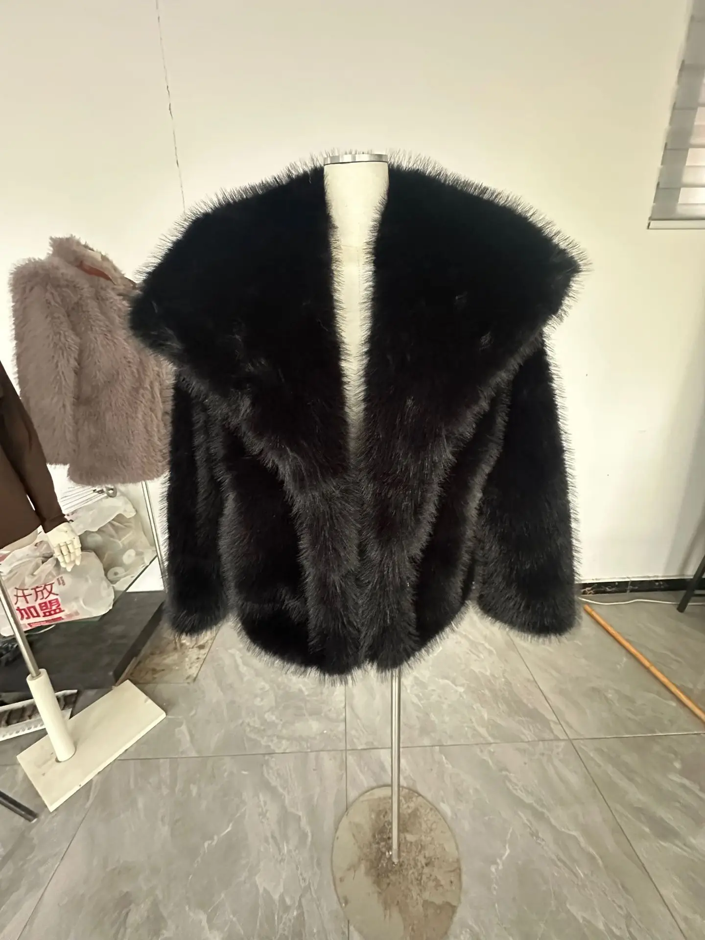European American Winter New Fashion Women's Elegant Casual Trendy Simple Basic Faux Fur Cardigans Female Clothes Coats Tops