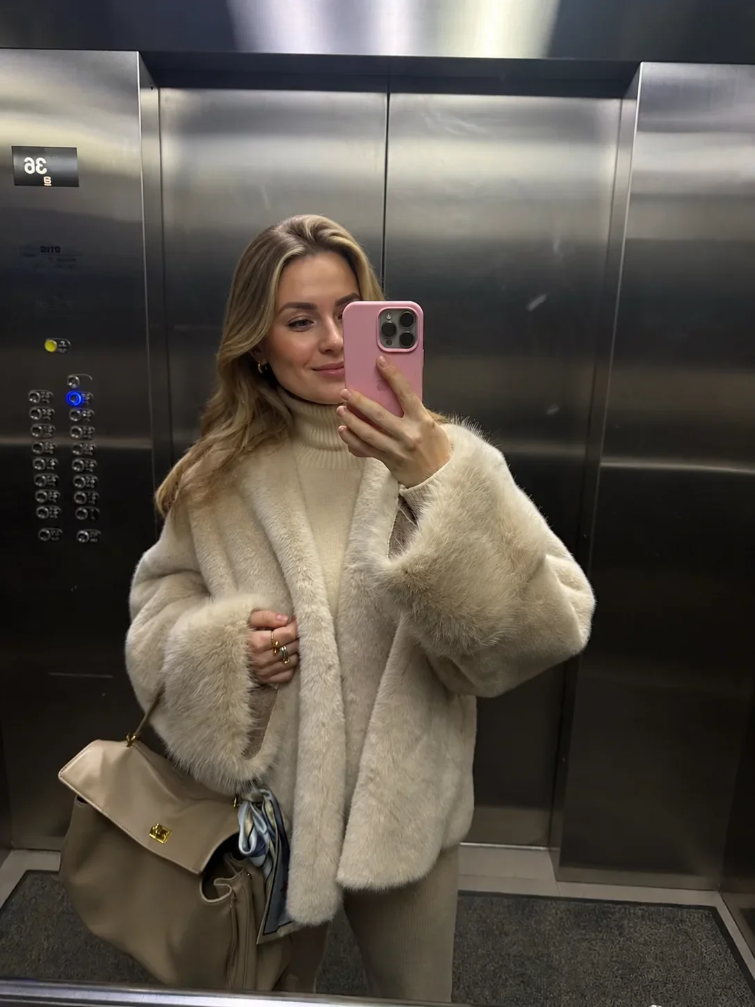 Women's Soft Warm Faux Fur Coat Long Sleeve Winter Jacket Casual Stylish Autumn Outerwear Eco Artificial Fur for Ladies