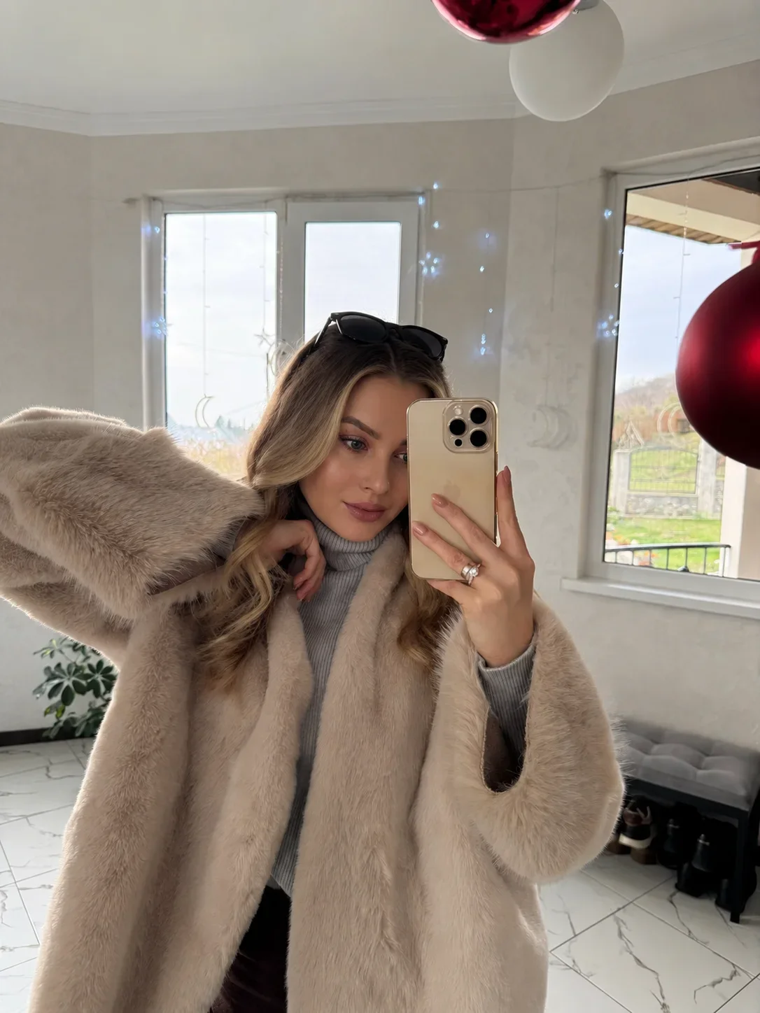 Women's Soft Warm Faux Fur Coat Long Sleeve Winter Jacket Casual Stylish Autumn Outerwear Eco Artificial Fur for Ladies