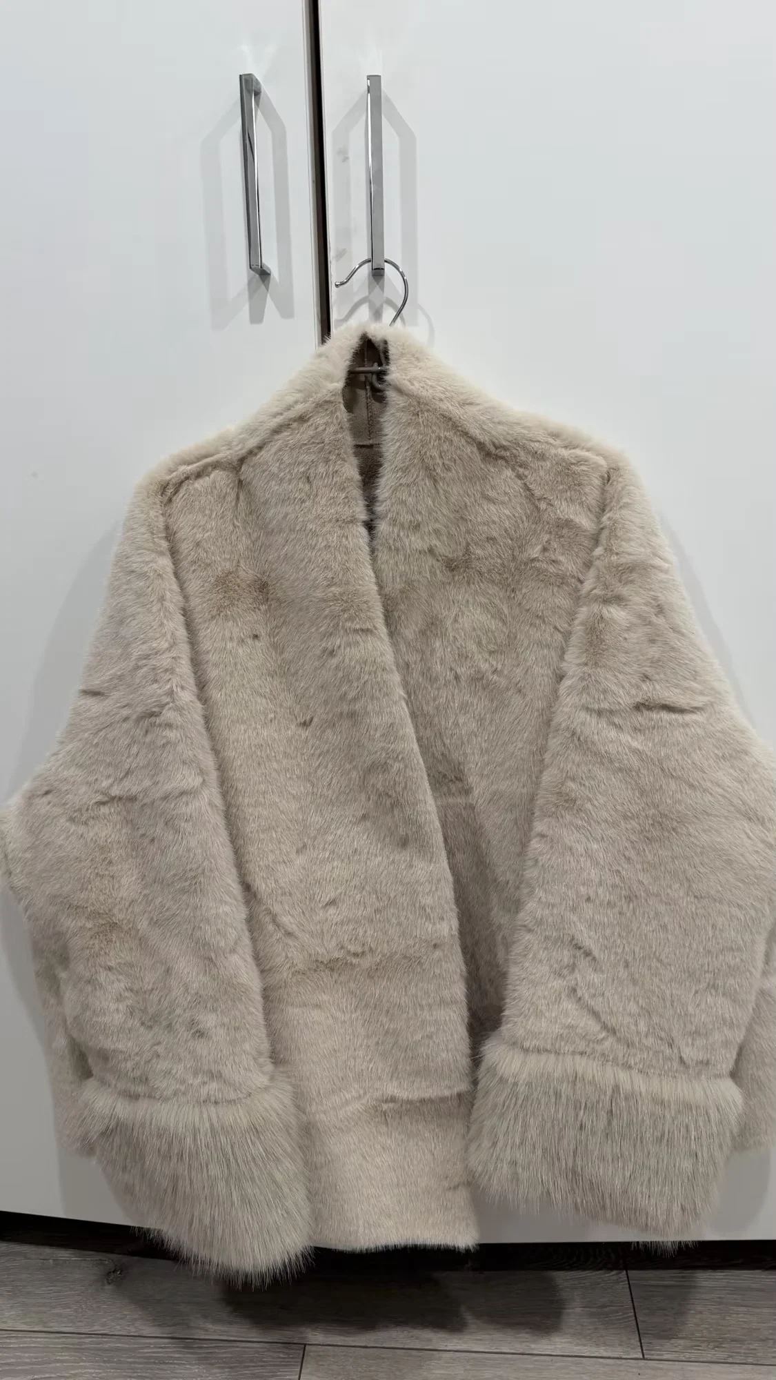 Women's Soft Warm Faux Fur Coat Long Sleeve Winter Jacket Casual Stylish Autumn Outerwear Eco Artificial Fur for Ladies