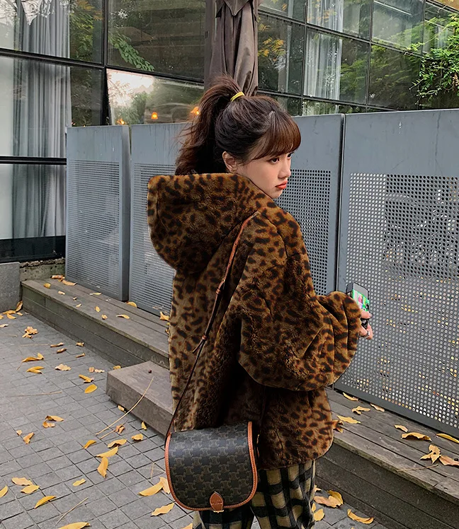 Oversize Parkas Women's Winter Fur Jacket Female Loose Faux Rabbit Fur Zip Hooded Thicken Short Fur Coat Thick Furry Warm Jacket