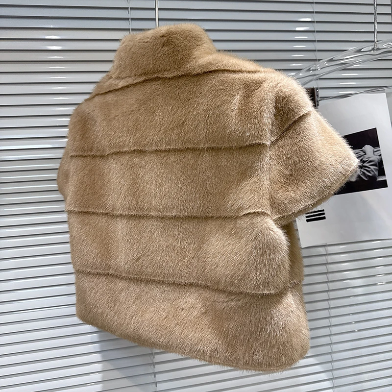 DEAT 2025 Winter New Fashion Faux Fur Short Sleeve Jacket For Women Soft Stand Collars Zipper Versatile Coat Female 11A08005