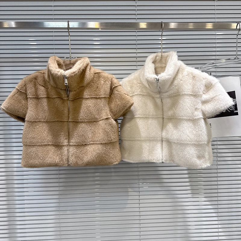DEAT 2025 Winter New Fashion Faux Fur Short Sleeve Jacket For Women Soft Stand Collars Zipper Versatile Coat Female 11A08005