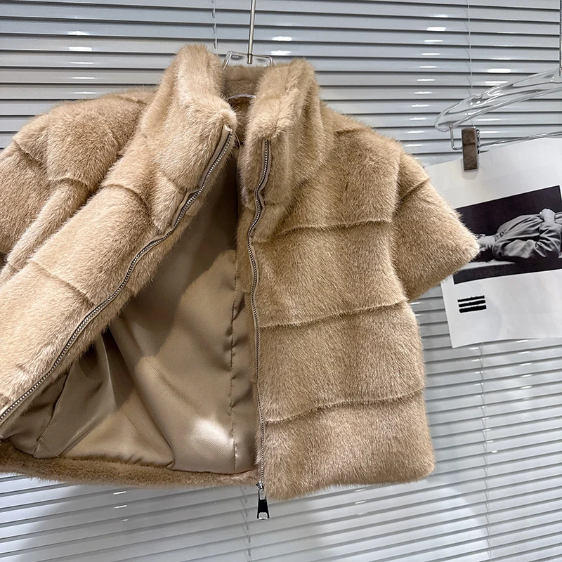 DEAT 2025 Winter New Fashion Faux Fur Short Sleeve Jacket For Women Soft Stand Collars Zipper Versatile Coat Female 11A08005