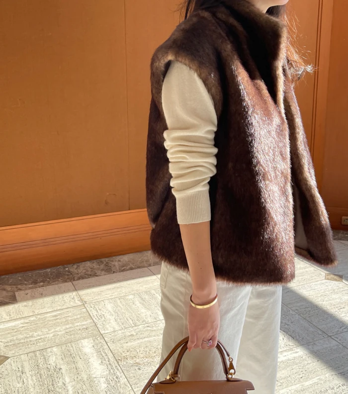 Luxury Faux Fur Vest Korean Fashion Women Winter Fall Design Solid Color High Quality Women Faux Fur Coats Sleeveless