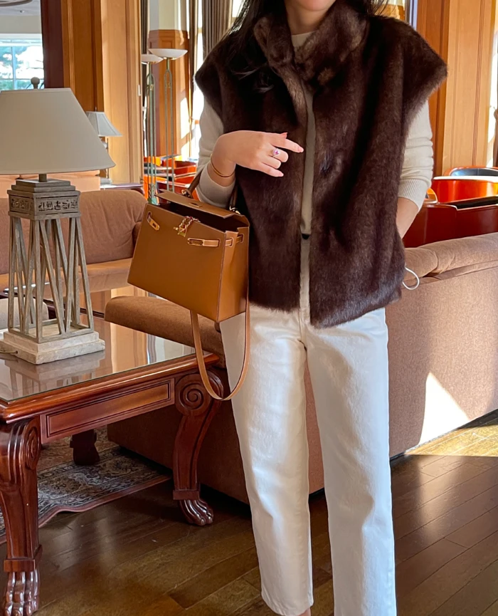 Luxury Faux Fur Vest Korean Fashion Women Winter Fall Design Solid Color High Quality Women Faux Fur Coats Sleeveless