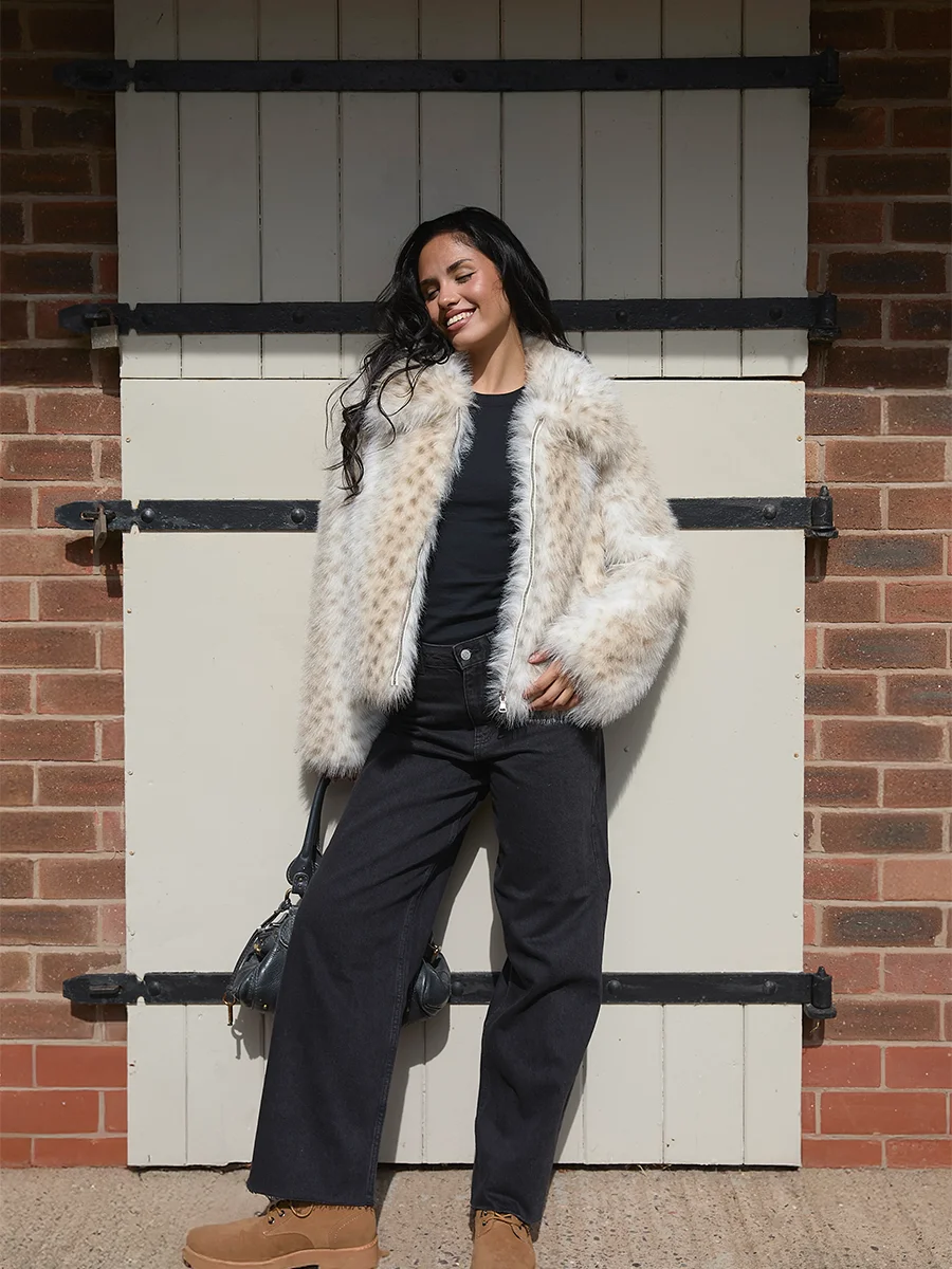 Deer Print Faux Fox Fur Cropped Shaggy Jacket in Beige Fluffy Lapel Collar School Student Trendy Warm Fur Coat Winter Outfit