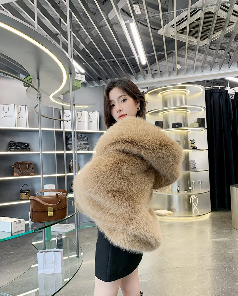 DEAT Fashion Faux Fur Coat Women's Hooded Long Sleeve Green Black Loose Plush Imitation Fox Fur Jacket Winter 2024 New 7AB6469