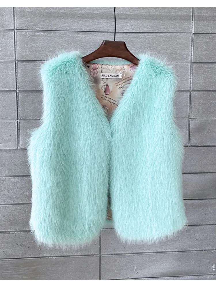 ZADORIN 2026 Autumn Winter Fashion Fur Waistcoat Women Casual Warm Faux Fur Vest V Neck Pink Black White Faux Fur Coat Crop Tops